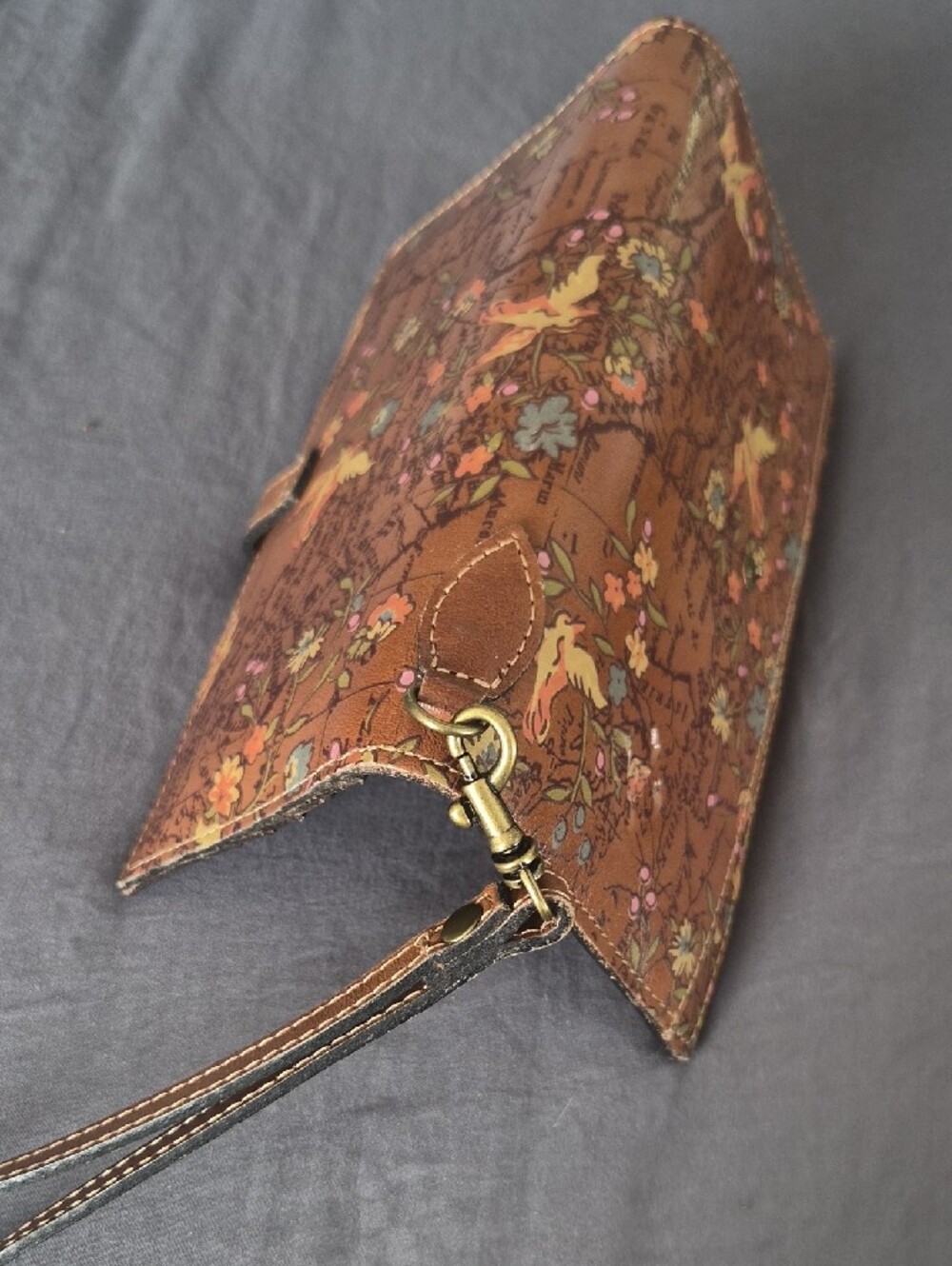 Patricia Nash Brown Floral Map-Print Wristlet Wallet - Picture 4 of 5